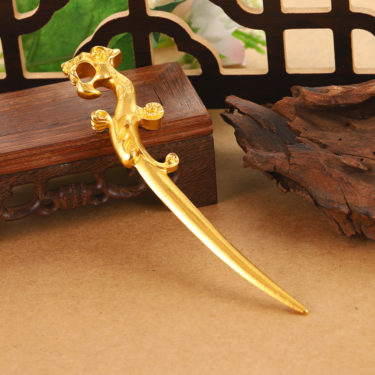 New ancient-style hair accessories, new hair forks, high-end Hanfu accessories, high-end ornaments, hollowed-out dragon geometric auspicious cloud hairpins wholesale Specification image