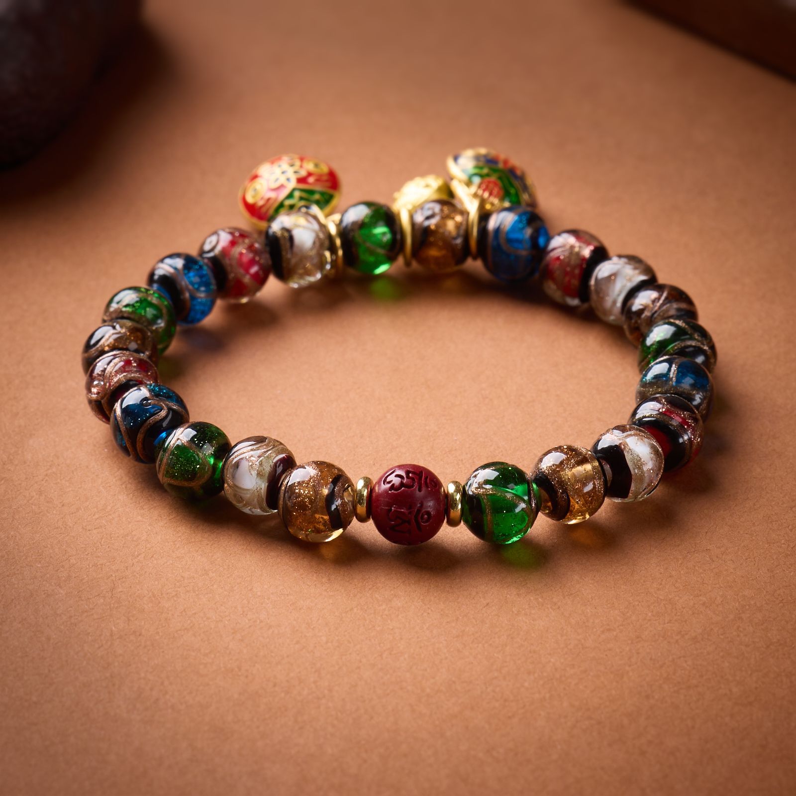 A family of three, gold-swallowing beast incense ash glass bracelet, ancient-style five-color bead couple bracelet and jewelry in stock wholesale Specification image
