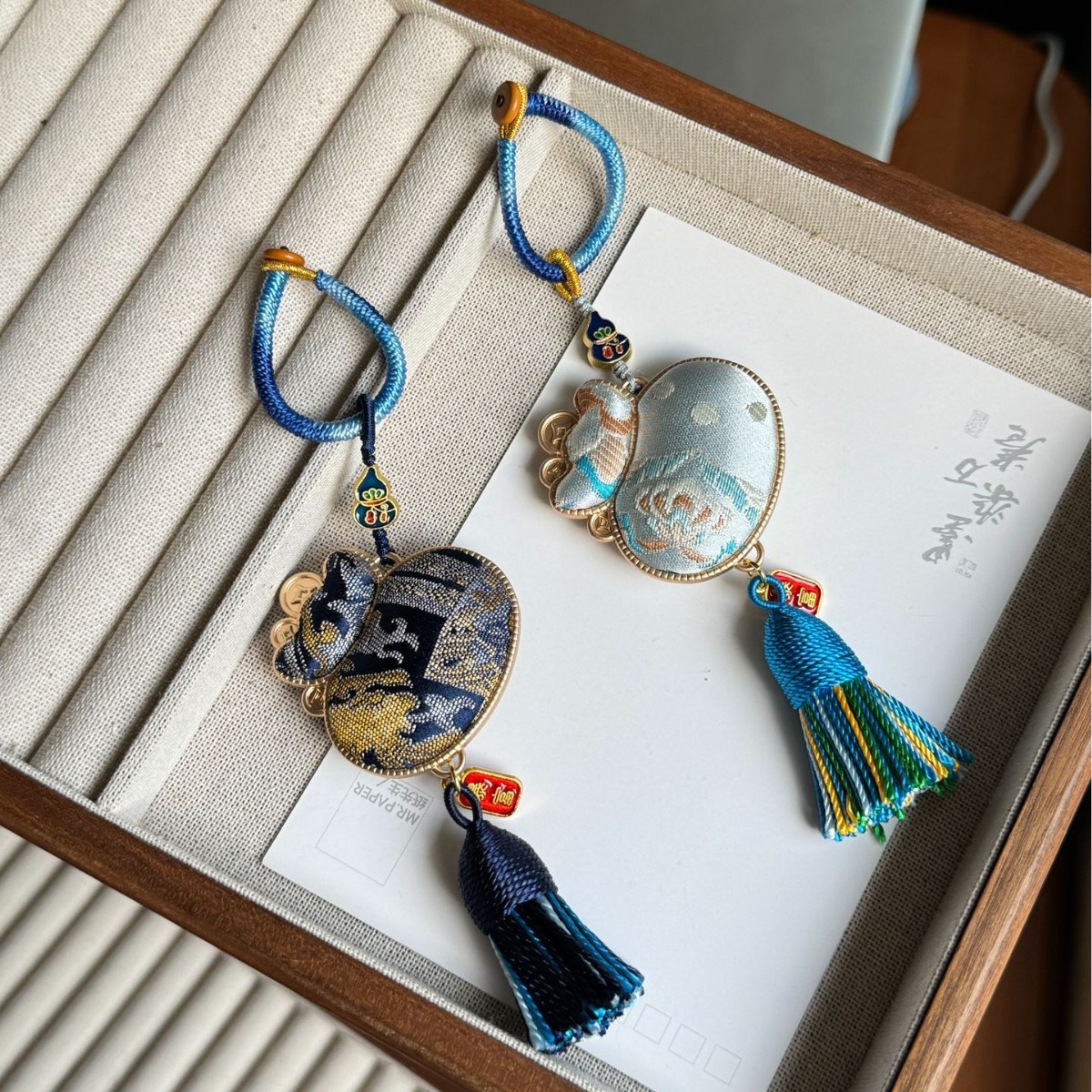 Intangible cultural heritage handcrafted imitation of Song brocade, large money bag, tassel style pendant, lucky bag, car hanging, mobile phone chain clip, new Chinese ancient style Specification image