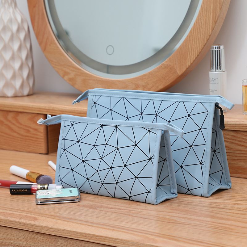 Fashionable new large-capacity waterproof travel bag, portable and popular diamond-shaped official document makeup bag, envelope bag, clutch bag Item Picture
