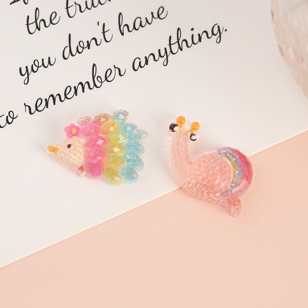 New high-transparency and cute little hedgehog epoxy resin AB glue accessories, hair strings, hair ornaments, water cup stickers, cream drop glue patches, in stock for wholesale Specification image