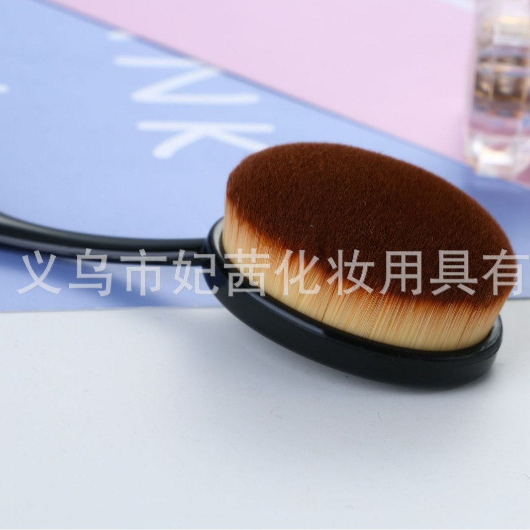 No. 2 toothpaste-type foundation brush does not consume powder and is easy to apply powder. Direct sales from the makeup brush manufacturer Application Scenario