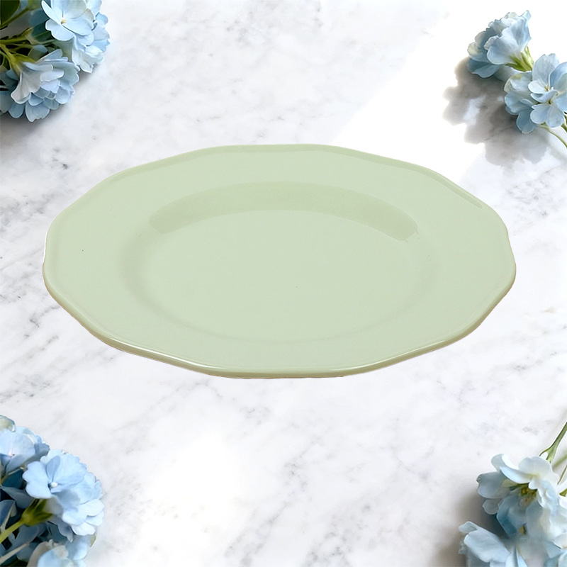 Melamine irregular-shaped rice noodle plates for commercial restaurants, light green stir-fried vegetable and rice noodle snack plates, and side dish plates for hot pot restaurants Application Scenario