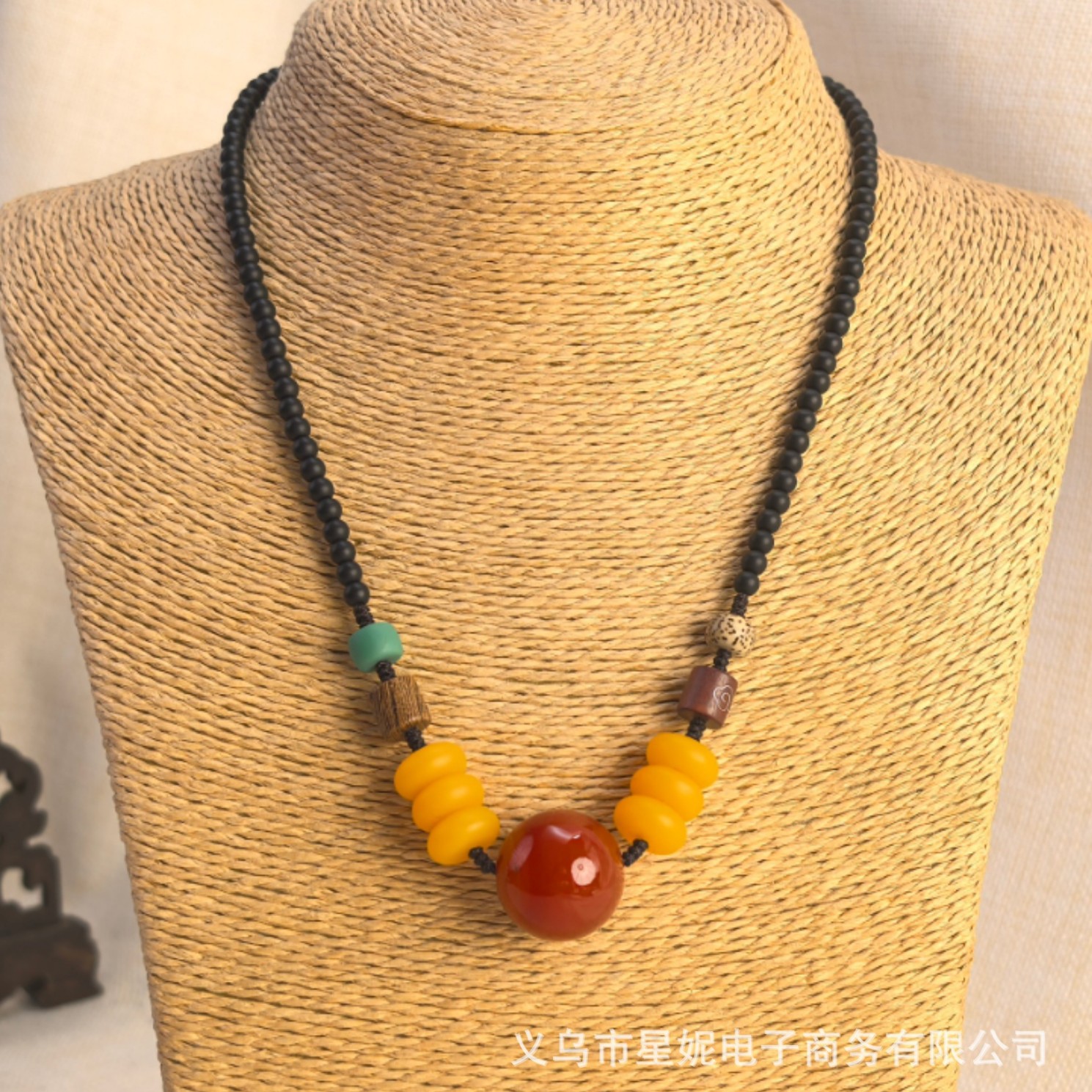 Retro second-generation amber bead necklace, versatile for women, ethnic-style peace pendant, collarbone chain, pendant, sweater accessory Item Picture