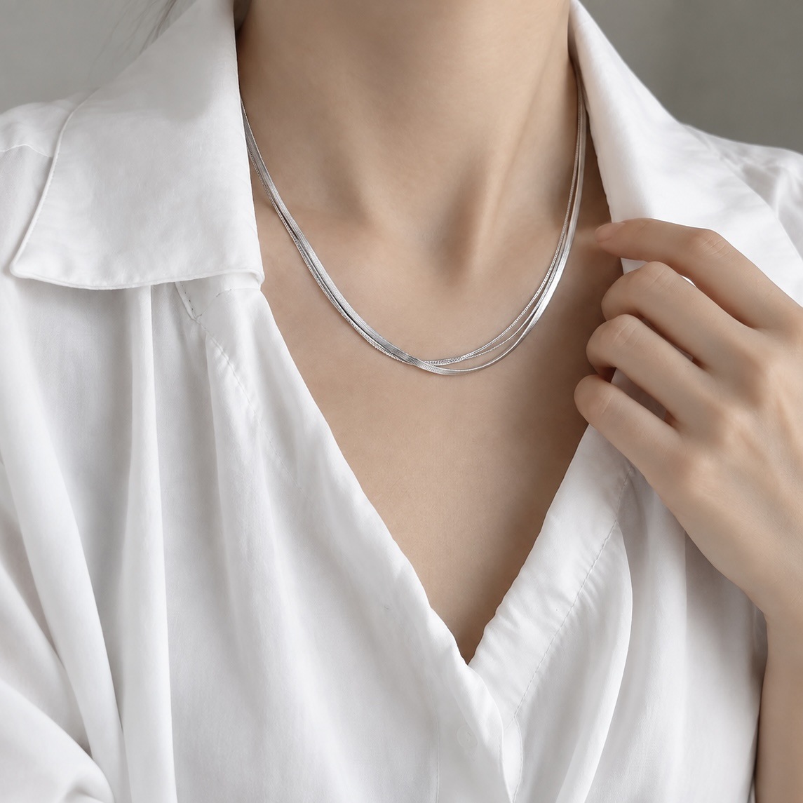 S925 sterling silver three-layer snake bone chain necklace for women, ins collarbone chain, minimalist and cold style, light luxury and high-end feel Specification image