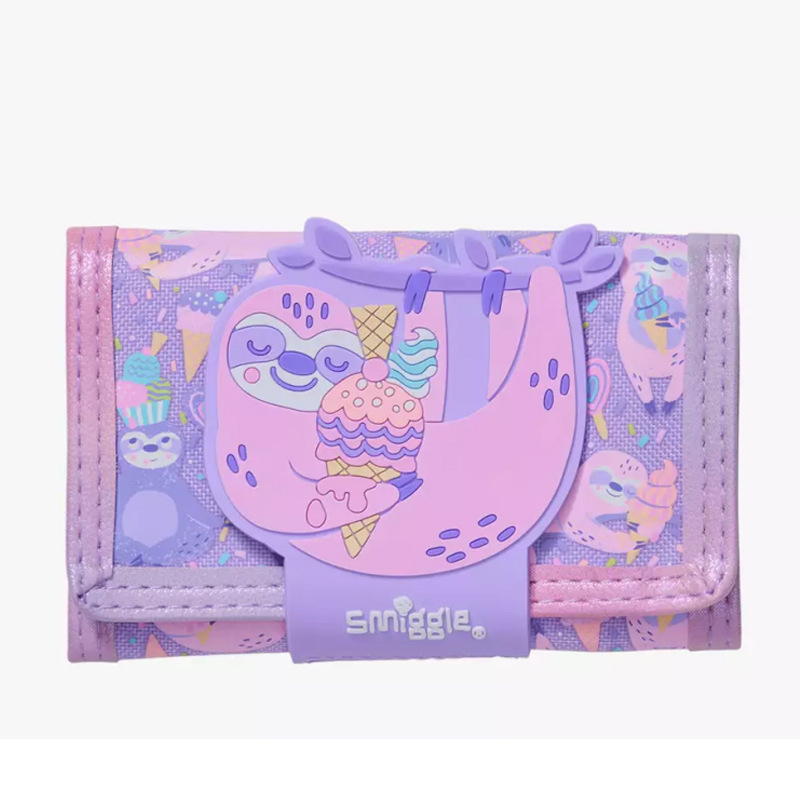 The new large-capacity schoolbag from smiggle in Australia is a backpack for primary and secondary school students, children, girls and outdoor casual backpacks Application Scenario