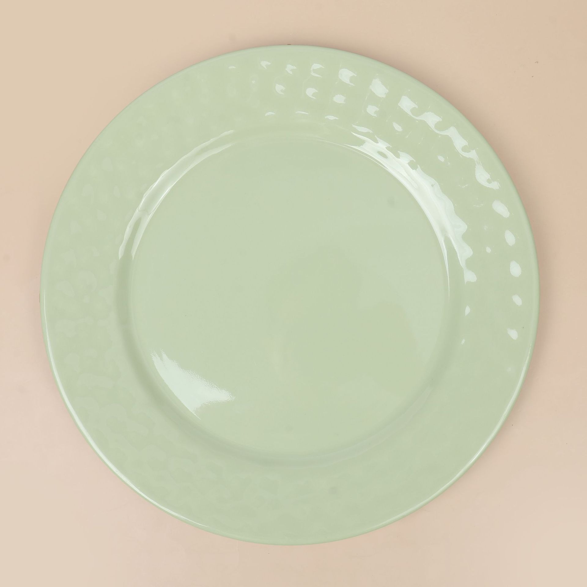 Melamine green plates and tableware for foreign trade, barbecue plates, hot pot restaurant vegetable plates, side dish plates, saucers, noodles, bowls, cups and spoons Application Scenario