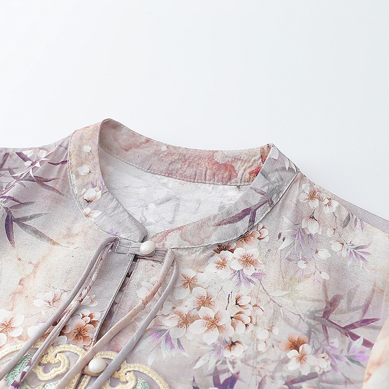 "National trend mom summer dress, national style shirt, middle-aged and elderly women's clothing, new Chinese-style shirt, grandma seven-quarter sleeve cardigan top suit. Specification image