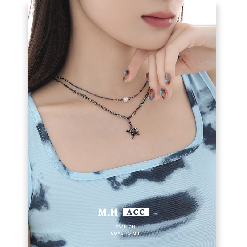Red meteorite double-layered necklace for women, light luxury fashion, niche high-end feel, dark style, sweet and cool original collarbone chain details Picture