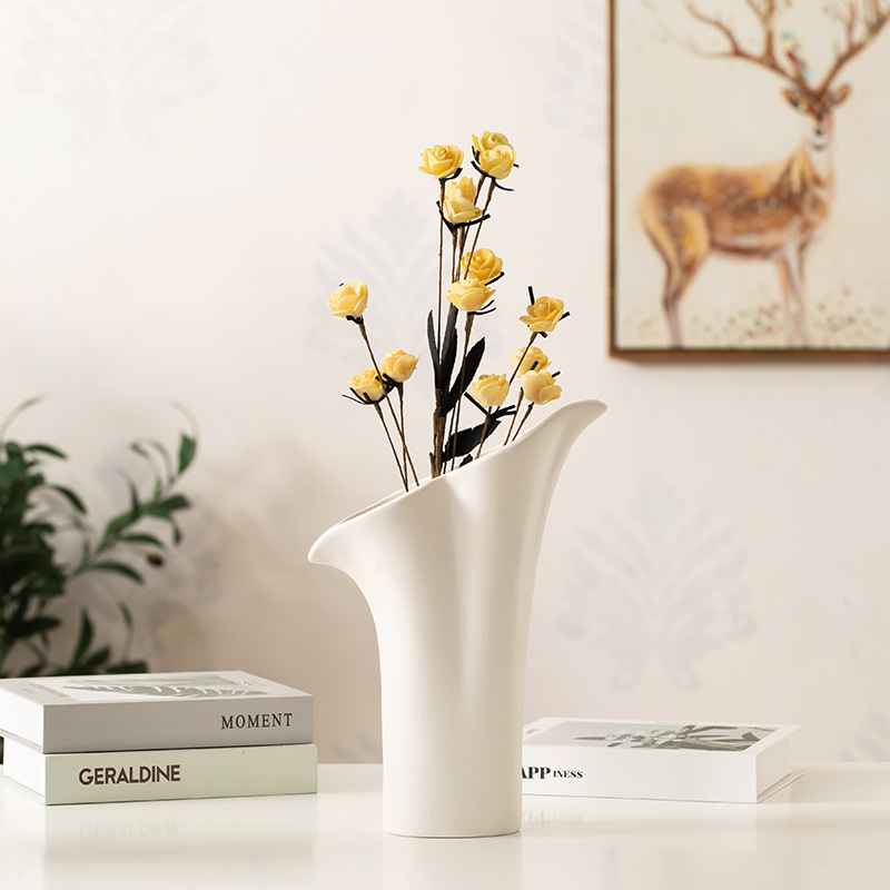 Wholesale Nordic ceramic vases in 2025, Ins-style home living room ornaments, flower arrangements, light luxury and high-end creative hydroponic flower vases Specification image