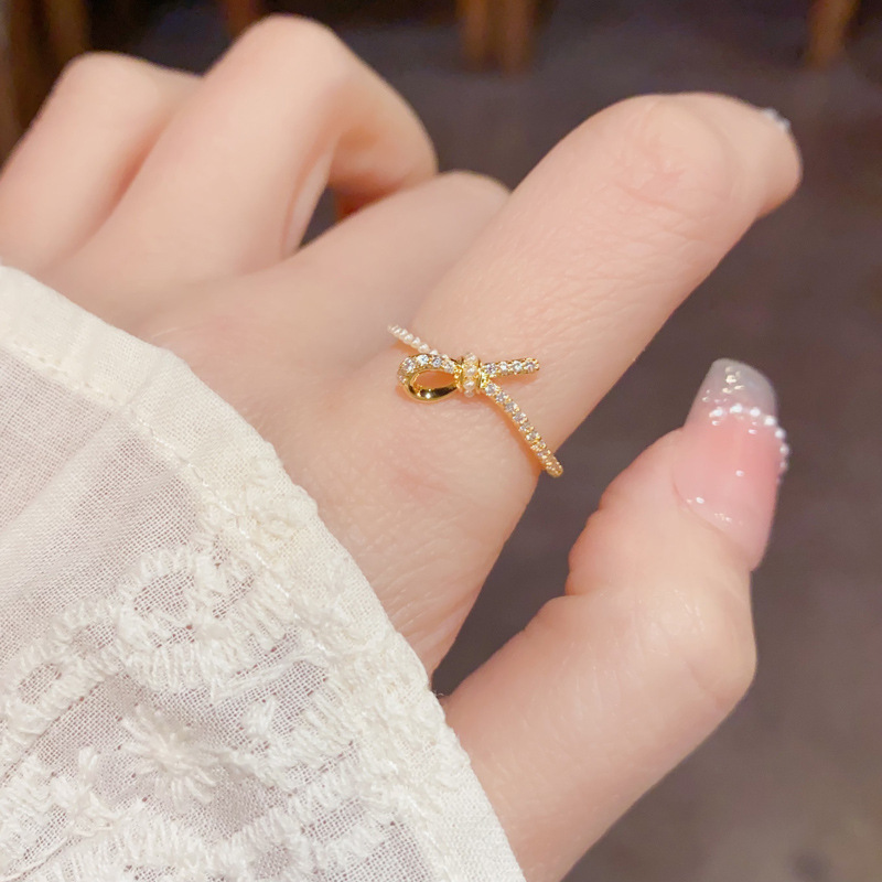 Wholesale of high-end index finger rings with a unique and fashionable design sense, featuring a zircon knot and an open ring that exudes a feminine charm, is simple, luxurious and versatile Specification image