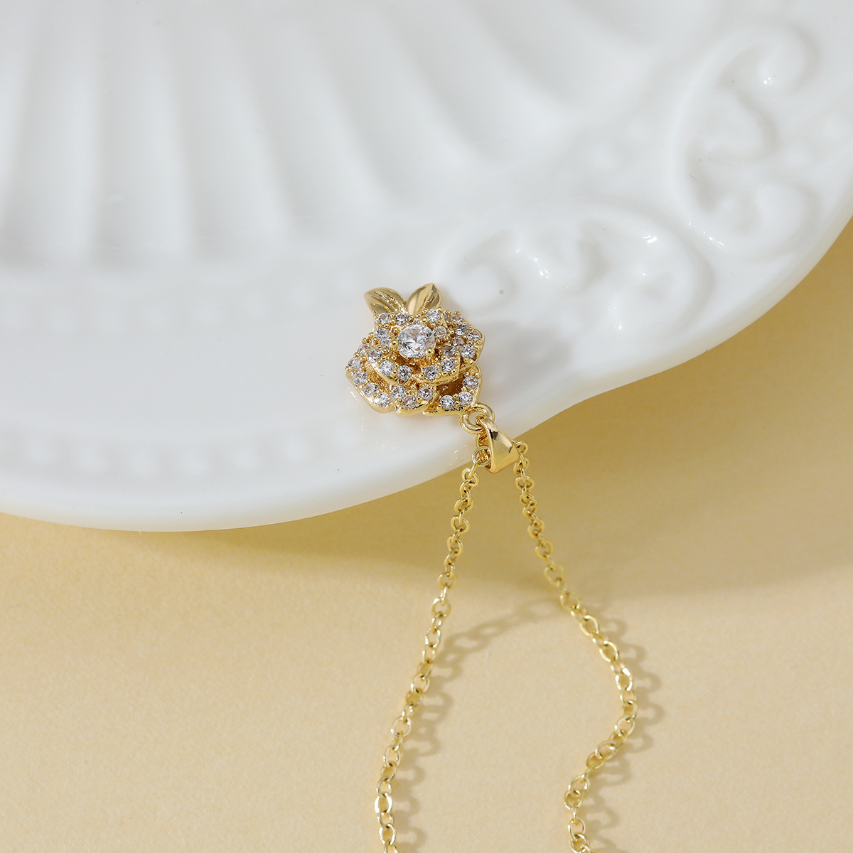 New genuine gold electroplated micro-inlaid zirconium elegant rose necklace for women's collarbone chain, new versatile accessory for women details Picture