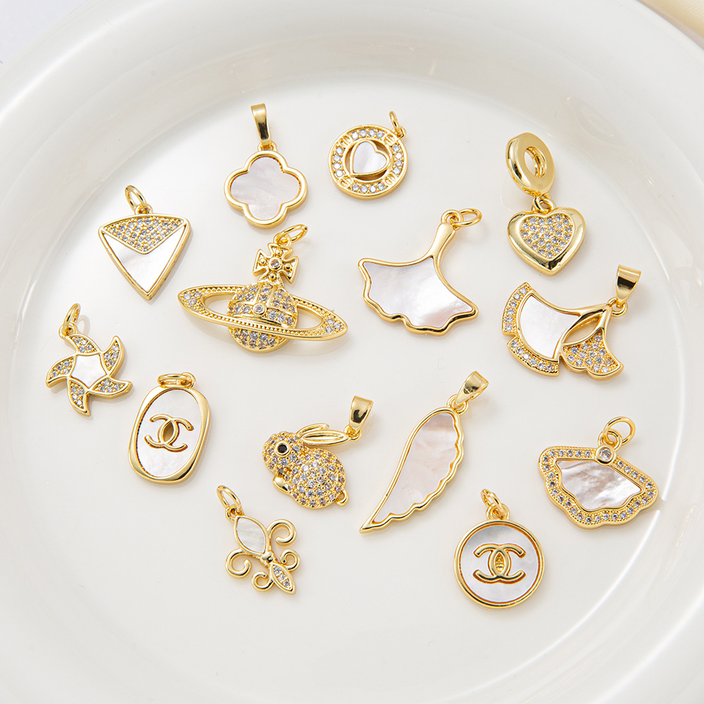 diy copper-plated real gold and mother-of-pearl zircon jewelry pendant, necklace and bracelet accessories. Materials: Handcrafted alloy