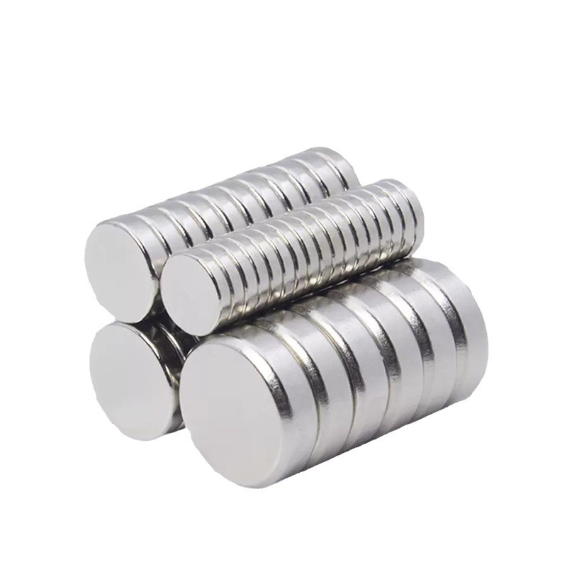 鸡眼扣磨具/logo标/logo/磁吸纽扣白底实物图