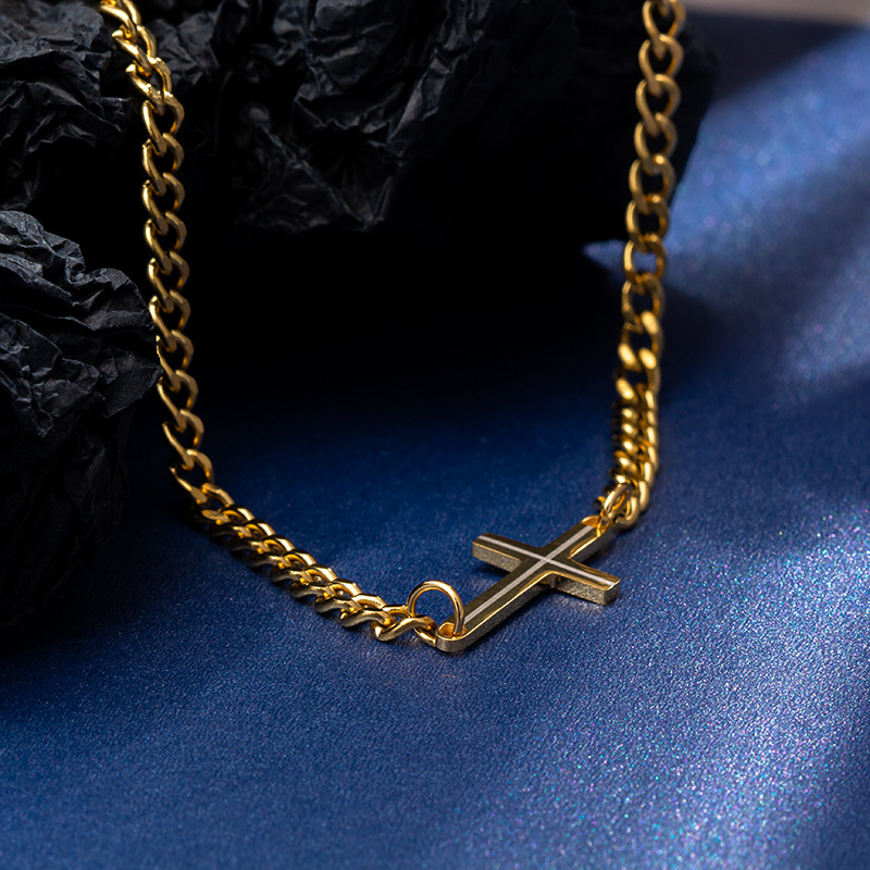 The new 2024 Amazon Shein necklace, side chain, versatile sweater chain, couple's cross titanium steel necklace pendant Application Scenario