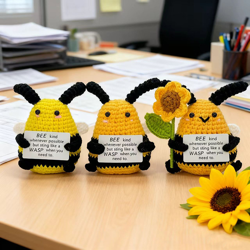 Cross-border finished hand-knitted dolls, bee-hugging small flowers, tulips, roses, cartoon and cute desktop ornaments Application Scenario