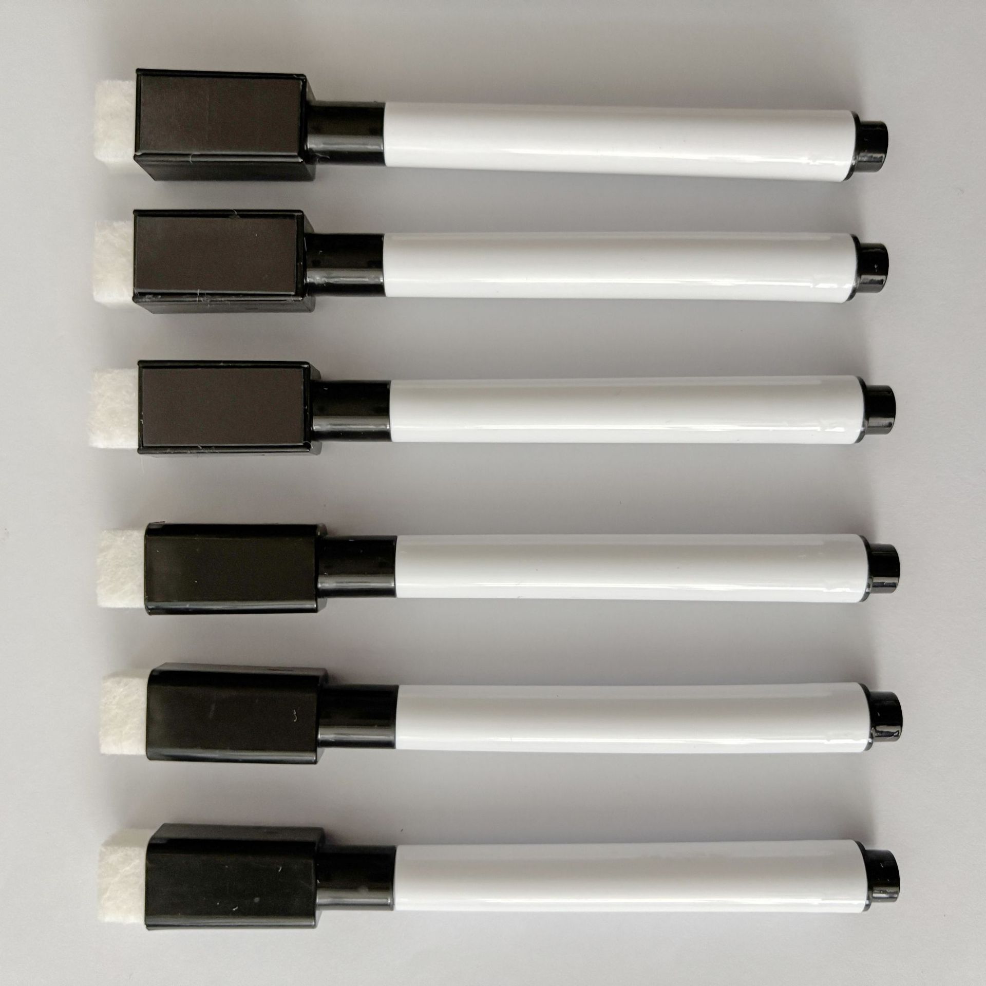 Magnetic whiteboard pens, erasable pens, black core water-based environmentally friendly marker pens with magnetic stickers, cross-border whiteboard marker pens wholesale Specification image