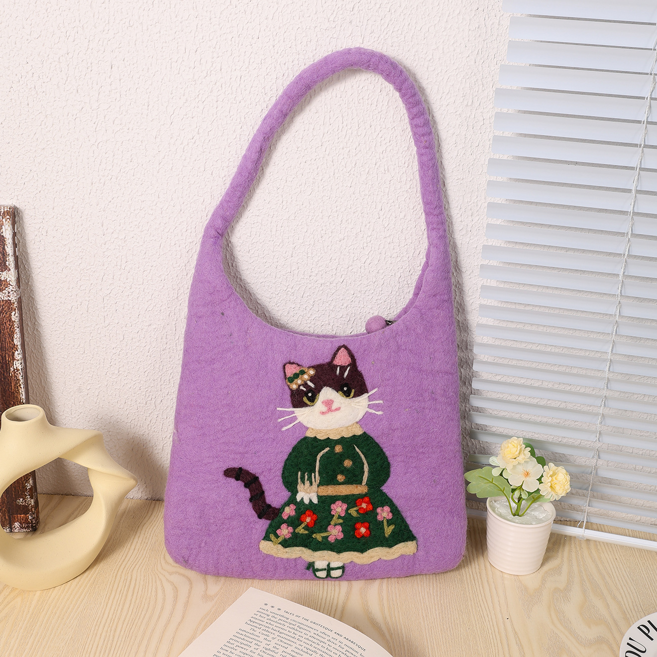 Nepalese handcrafted wool felt bags, cat handbags, three-dimensional round bucket bags, cartoon and cute girls' niche bags