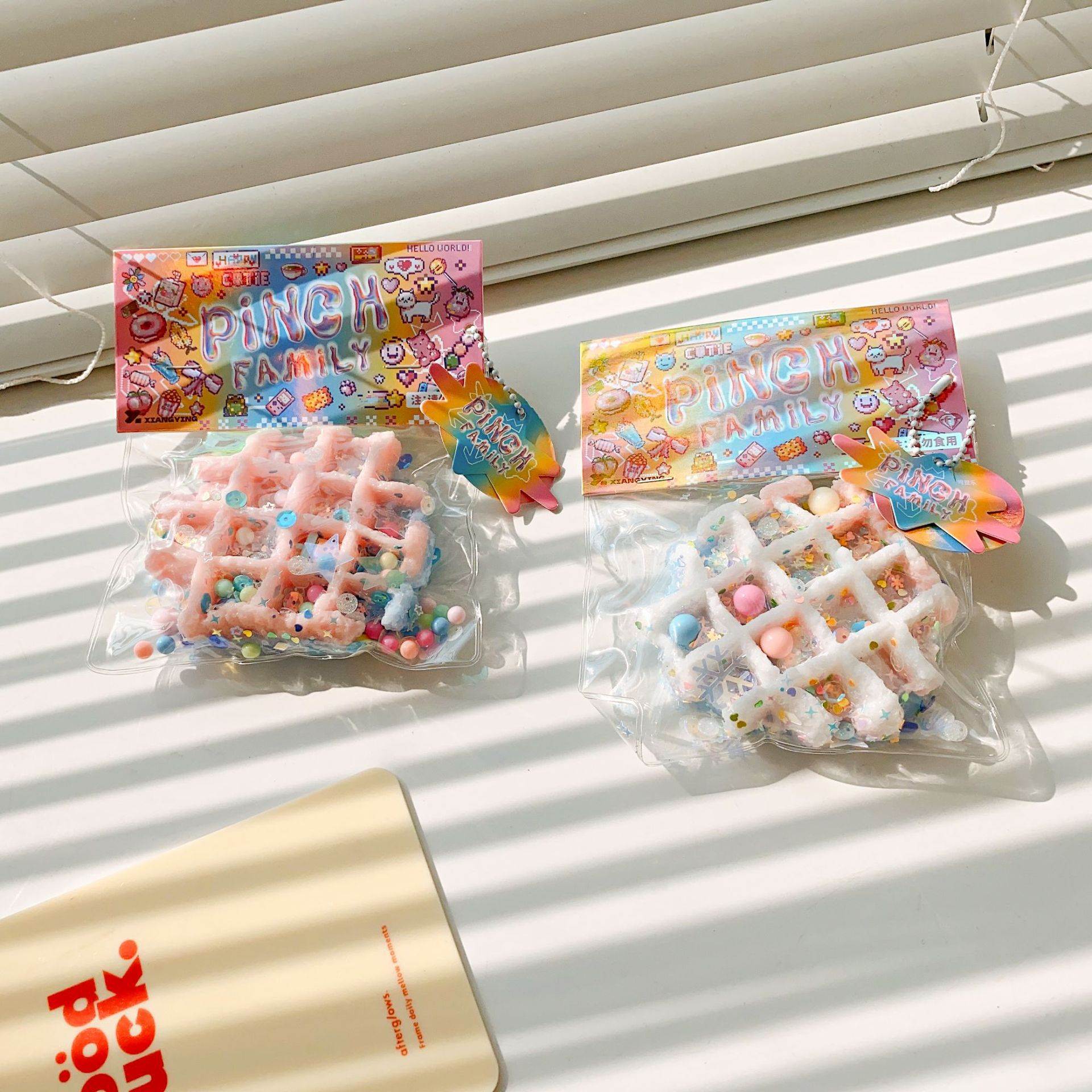 Xiaohongshu waffle TPR Dumpling Squeeze Stress-relieving Toy Squeeze Fun Stress-relieving Toy Slow Rebound Stress-relieving Magic Tool Application Scenario