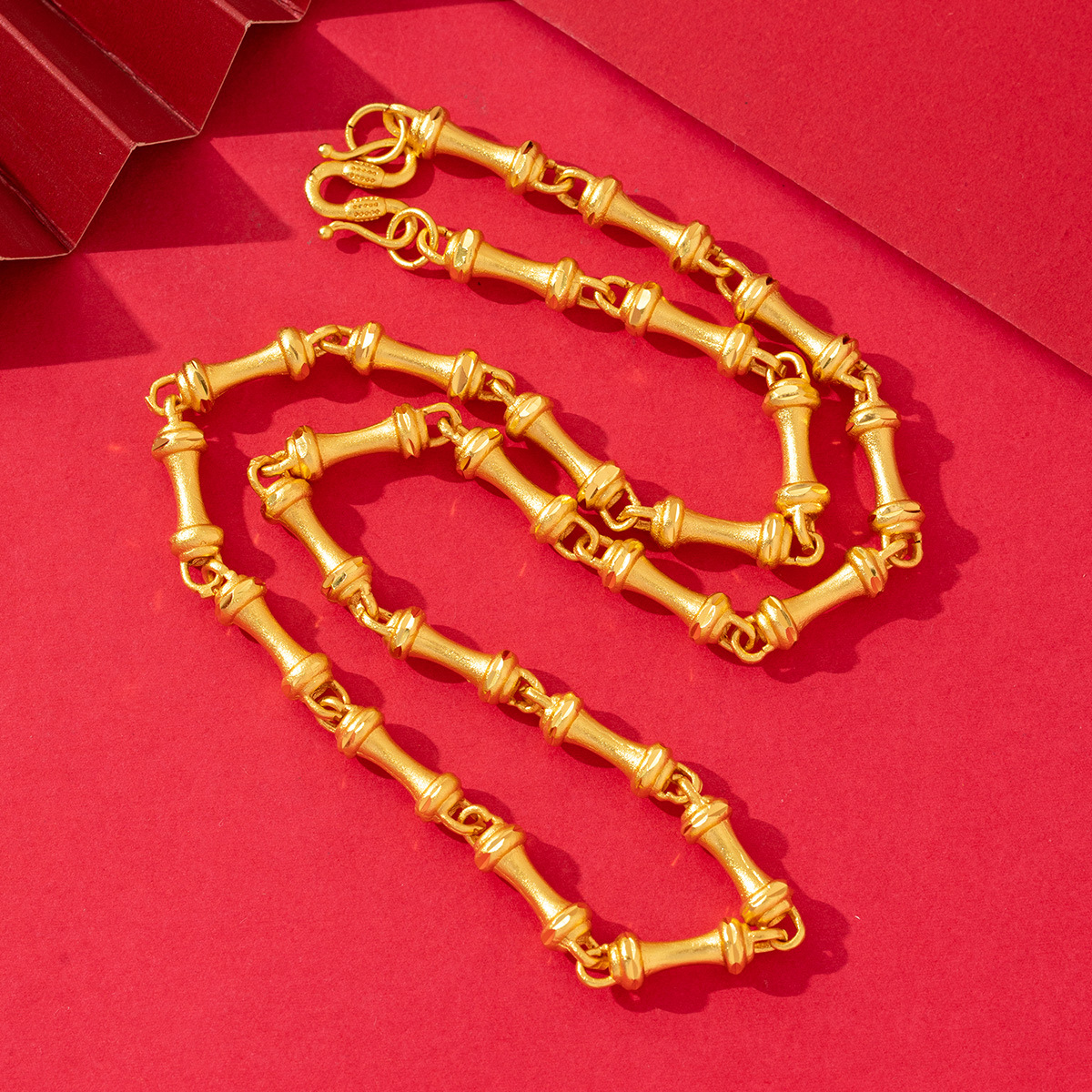 Cross-border men's thickened gold bamboo joint necklace, bone necklace, high-end and versatile, wholesale copper gold-plated jewelry trend Application Scenario