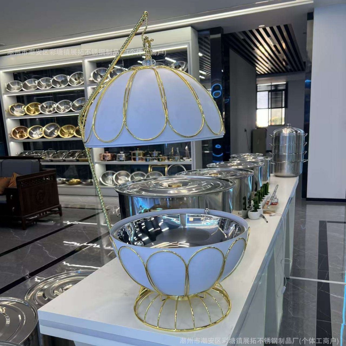White stainless steel globe, self-service insulated dining stove, hanging cover, restaurant self-service fire boiler Chafing Dish Application Scenario