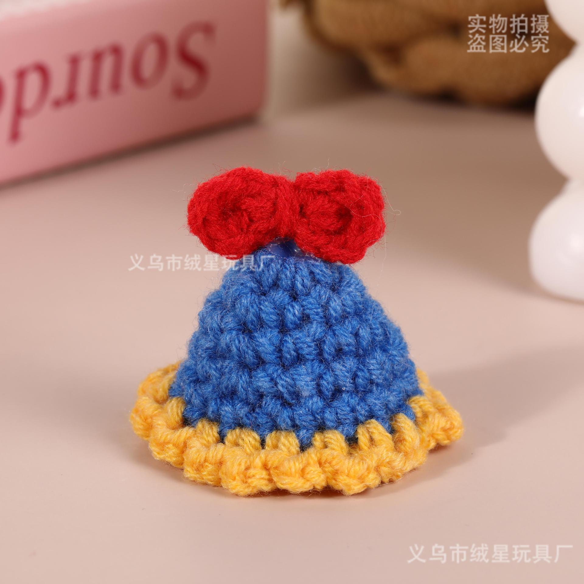 Best-selling mini hand-woven knitted caps, plush dolls, woolen ball head covers, creative dolls, doll wearing rope hats Application Scenario