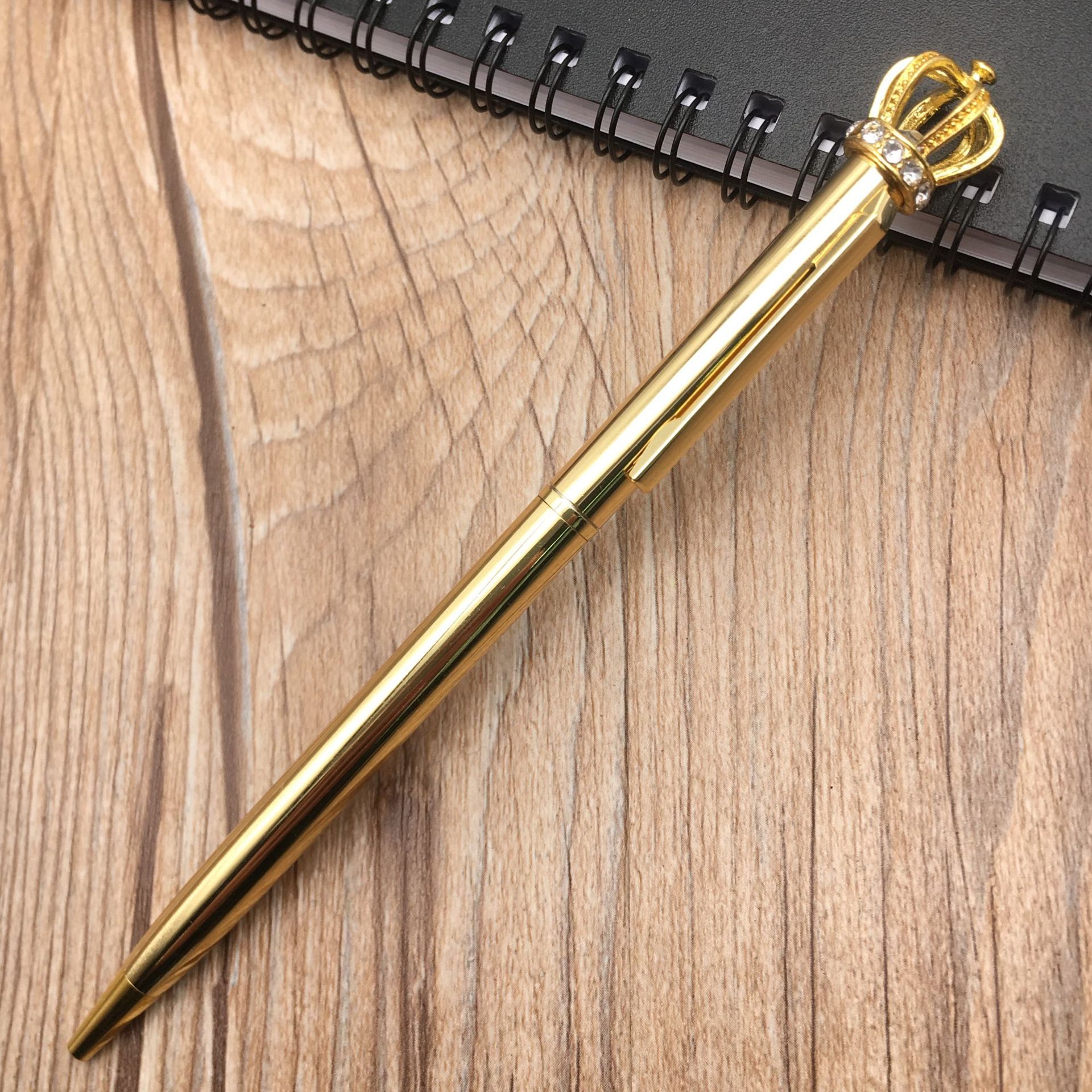 Cross-border best-selling diamond pens, crown ballpoint pens, rotating metal pens, advertising gift pens, with logo printing available in stock Application Scenario