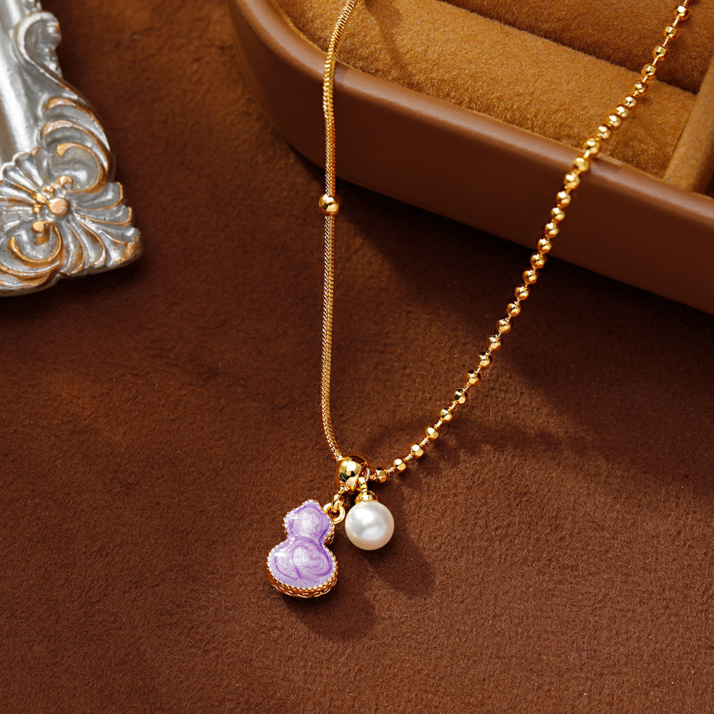 Hyacinth enamel pearlescent purple mother-of-pearl double-sided gourd pendant necklace, a best-selling female Douyin necklace, 2025 new style collarbone chain Application Scenario