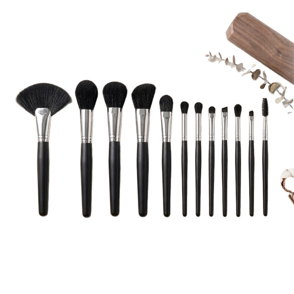 Makeup brush set: 12 brushes, fan-shaped brush, blush brush, foundation brush, highlight brush, eyeshadow brush, professional makeup brush set Item Picture