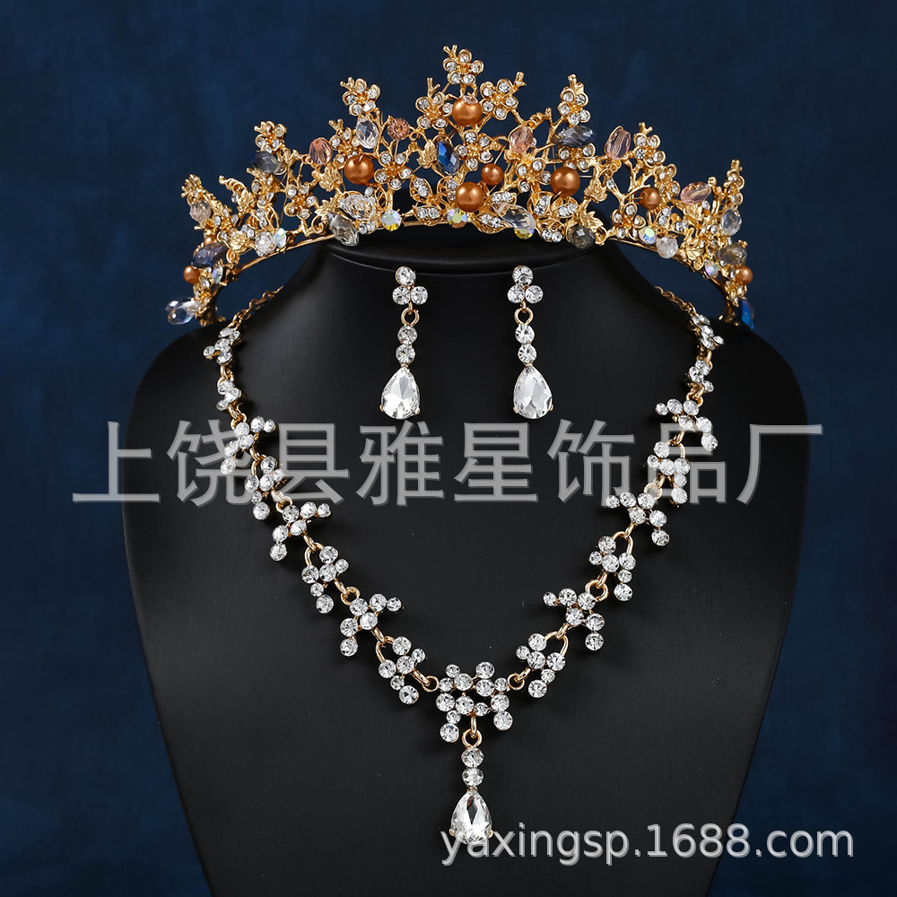 Woven crystal diamond princess headwear, luxurious princess goddess hair accessory, hair crown, necklace, earrings, queen's crown set Application Scenario
