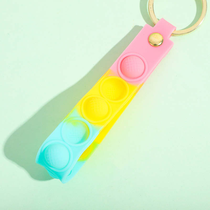 PVC soft rubber keychain, small pendant, doll wholesale, car key chain, hanging decoration, space rabbit cartoon keychain Application Scenario