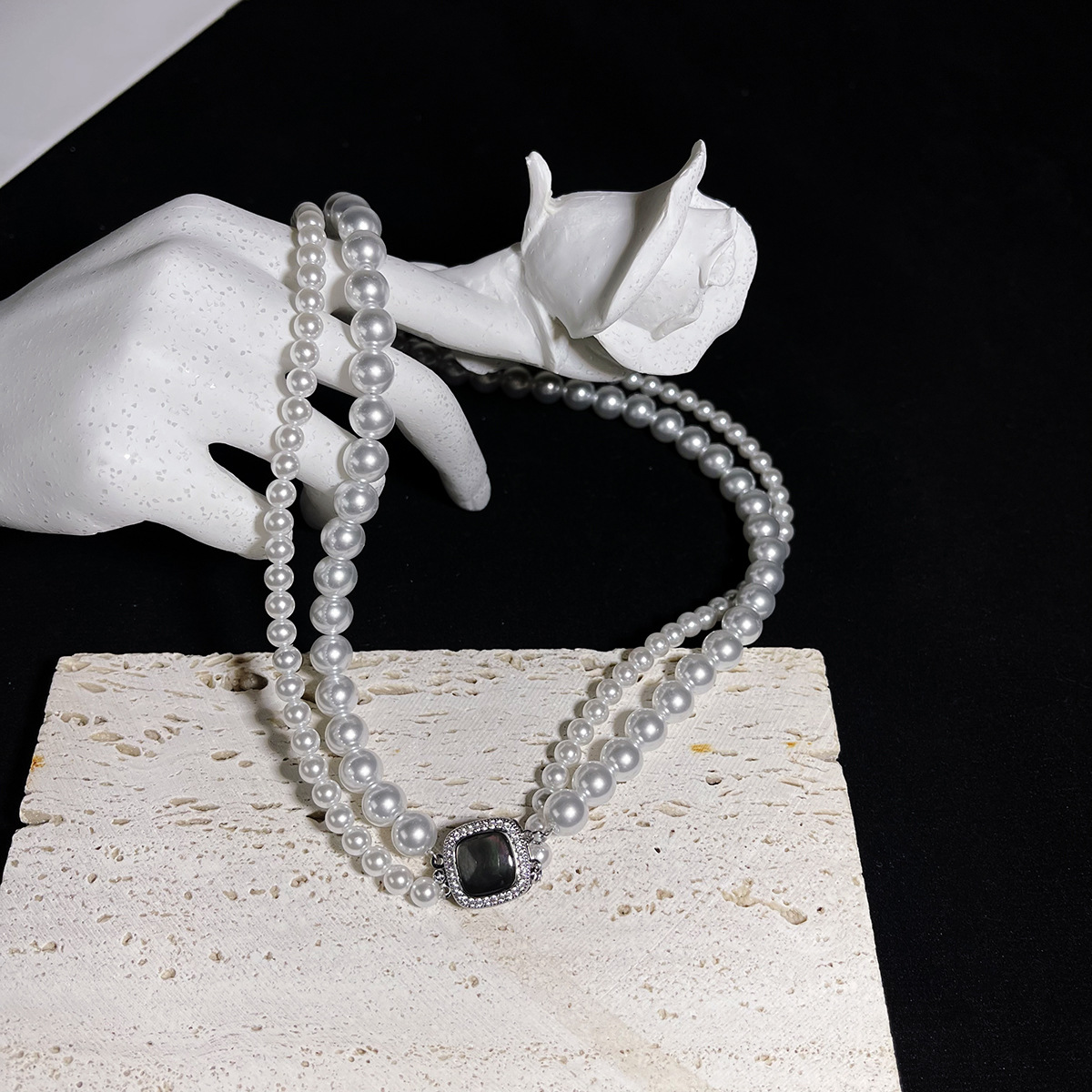 Mermaid Tear Grey mother-of-pearl double-layer pearl necklace, Australian white multi-layer necklace, elegant and refined, collarbone chain full of diamonds Application Scenario