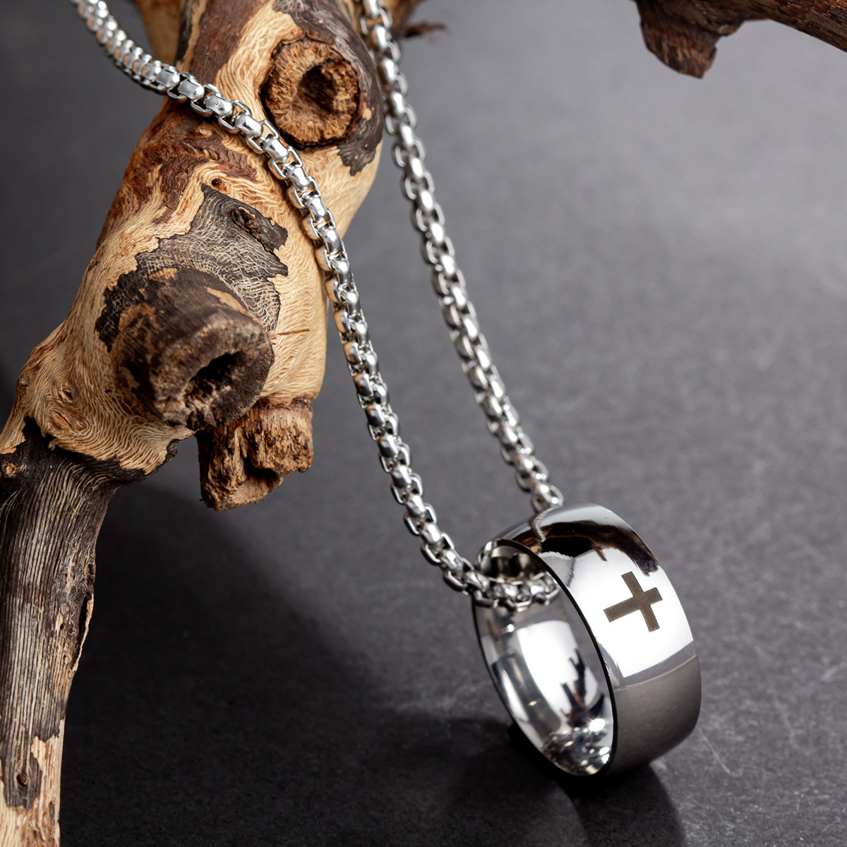 New cross-border European and American simple cross-shaped titanium steel necklace, sweater chain, versatile couple pendant, trendy man's personality Specification image