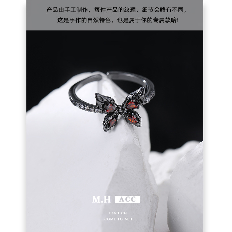 Retro dark style butterfly opening ring for women, fashionable and individual, sweet and cool, spicy girl style, niche and high-end index ring Application Scenario