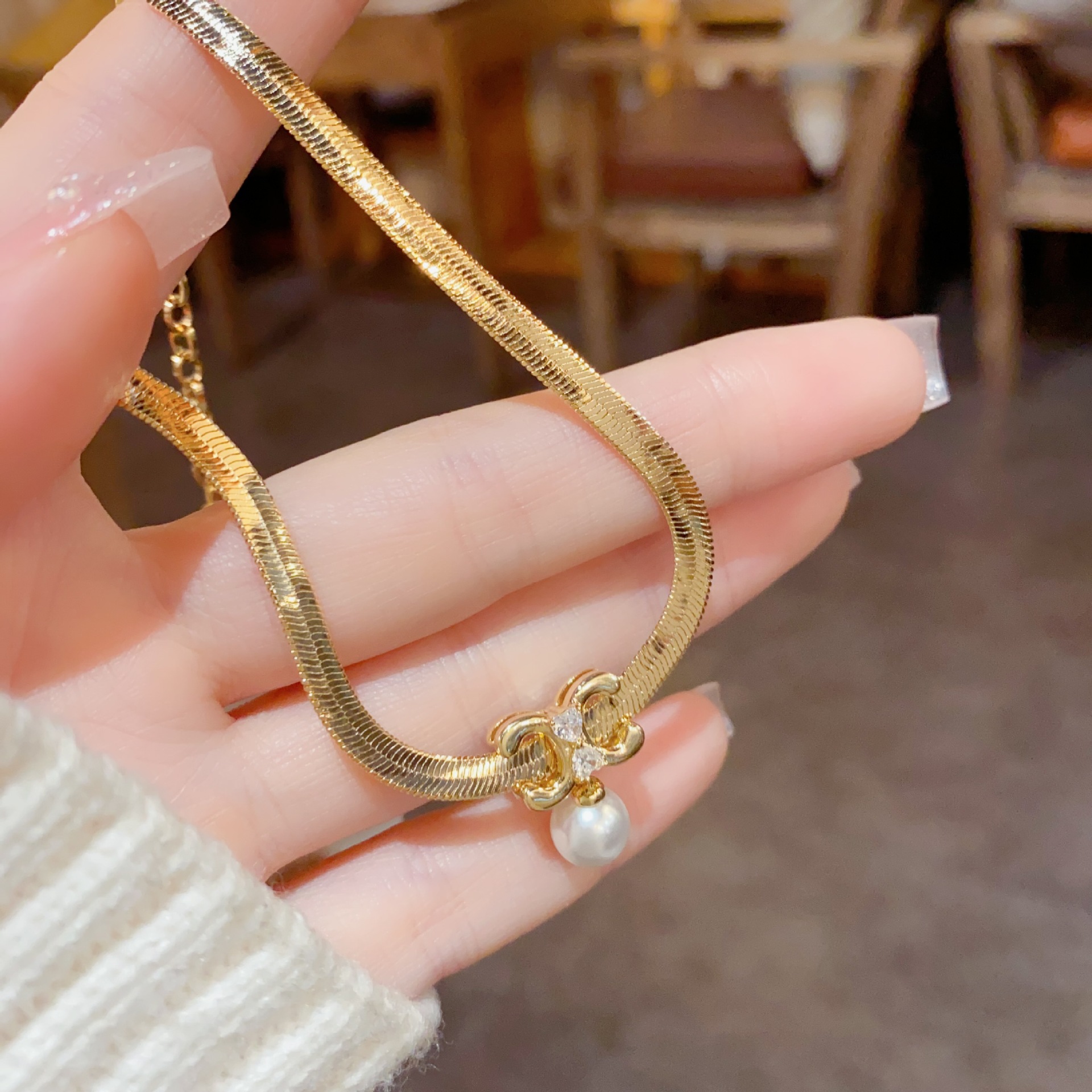 Japanese and Korean style, high-end and exquisite Arc de Triomphe pearl necklace, women's fashion, cold style, niche design sense collarbone chain Specification image