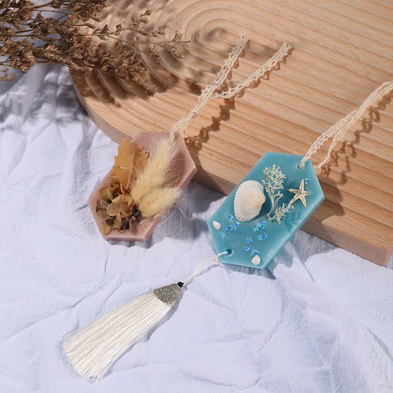Scented wax tablets remove odors and freshen the air. Wardrobe scented tablet pendant accessories. 520 Qixi Festival gift box details Picture