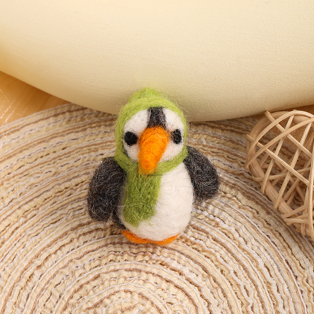 Ins-style handcrafted wool felt cartoon dolls, cute little penguin clothing and accessory gifts details Picture