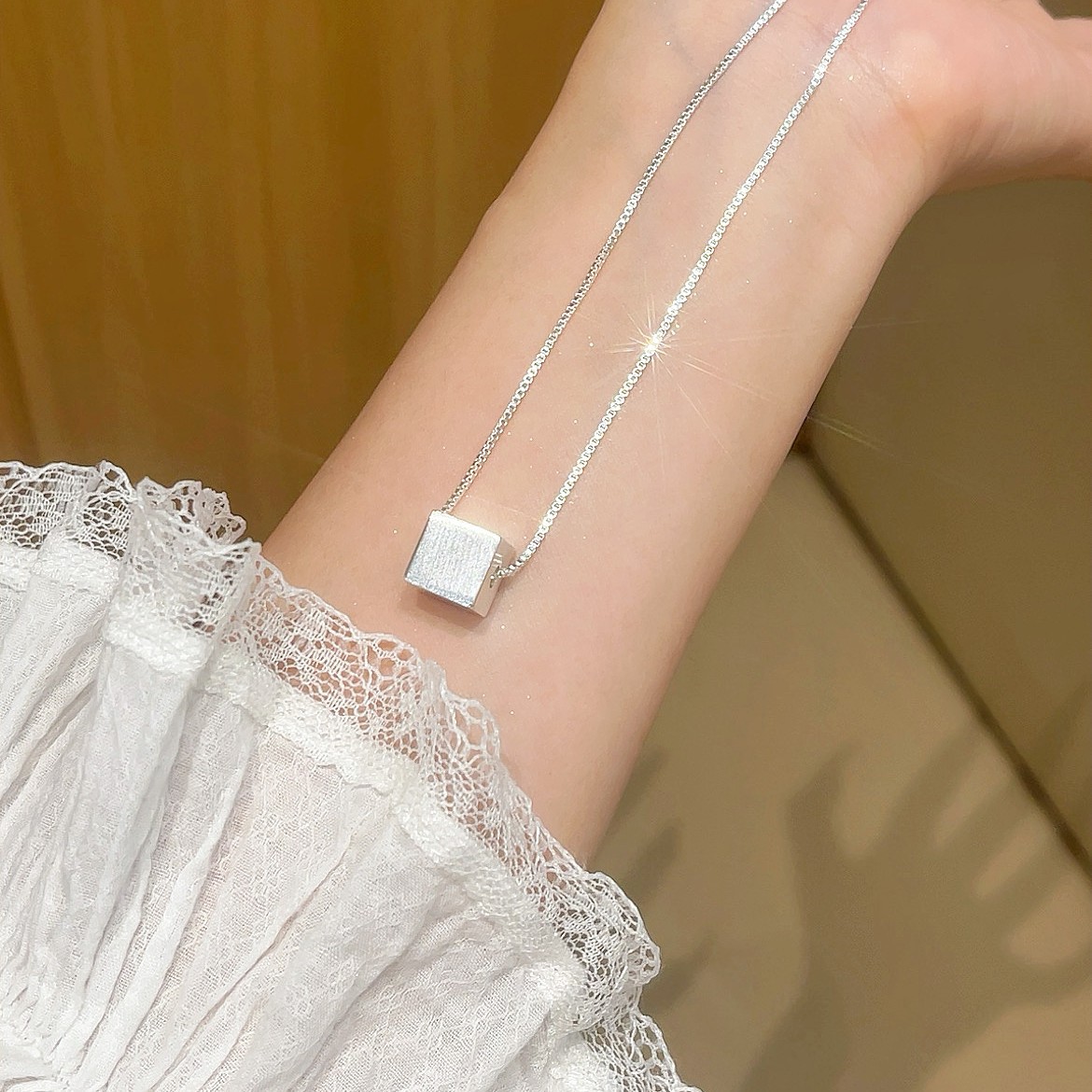 New copper silver-plated sugar cube pendant, a niche and high-end accessory, 2024 new square super dazzling, trendy and light luxury Specification drawing