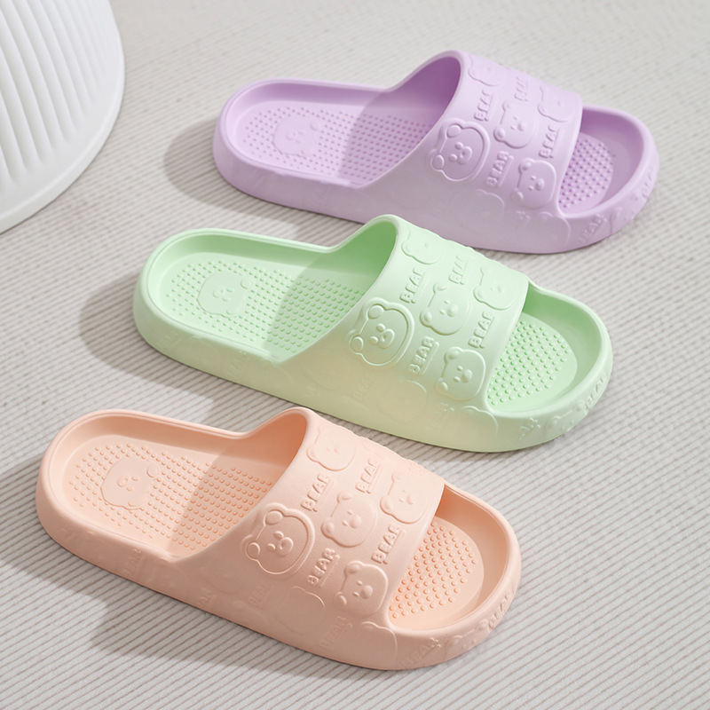 New foreign trade cartoon flip-flops for beach and home use, soft-soled eva flip-flops for outdoor wear on the beach, couple style wholesale Application Scenario