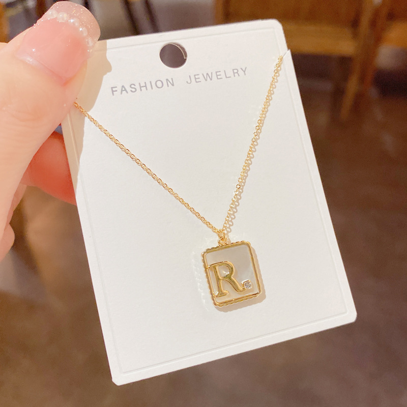 The Korean version of the niche design sense and elegant letter R brand necklace, a female Internet celebrity's unique, fashionable and light luxury collarbone chain accessory Specification image