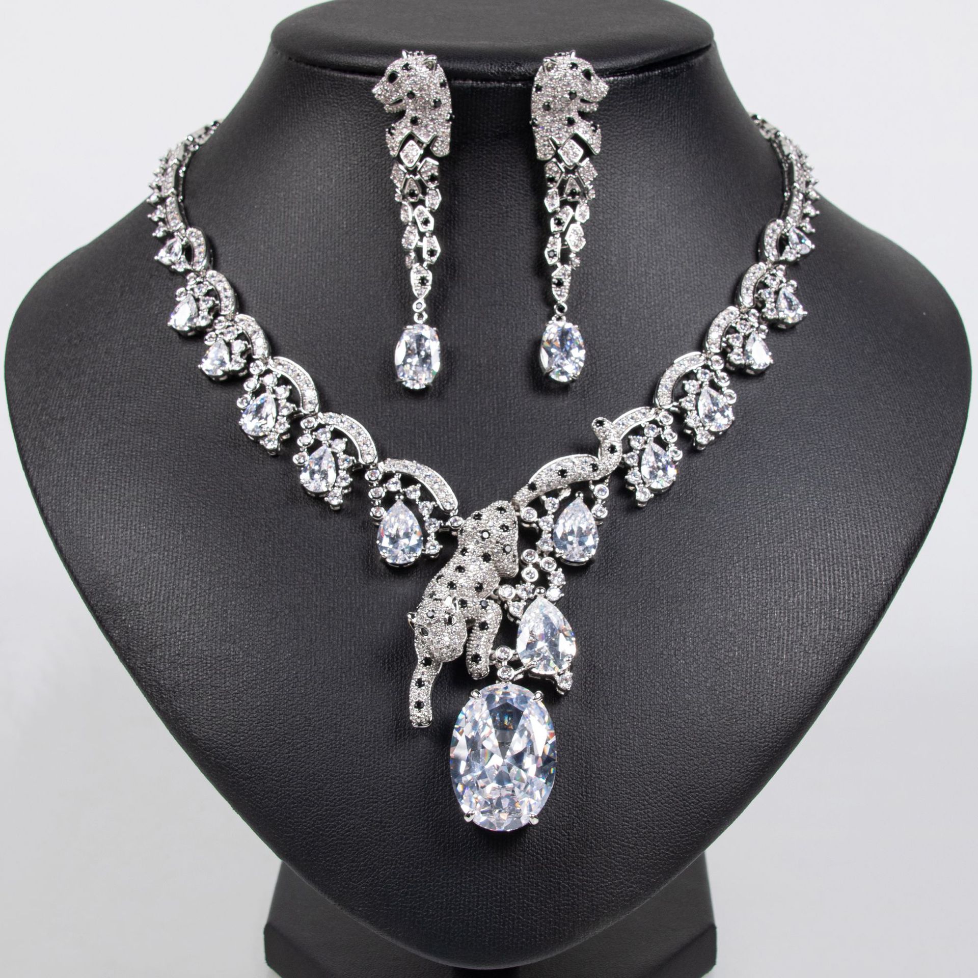 Moda europea y americana exagerado leopardo zirconia adornos collar conjunto de personalidad vestido versátil adornos de noche collar por mayor LYTJ30611 feng yun joyería por mayor collar conjunto de pendientes joyas caibao zirconia conjunto de cadena details Picture