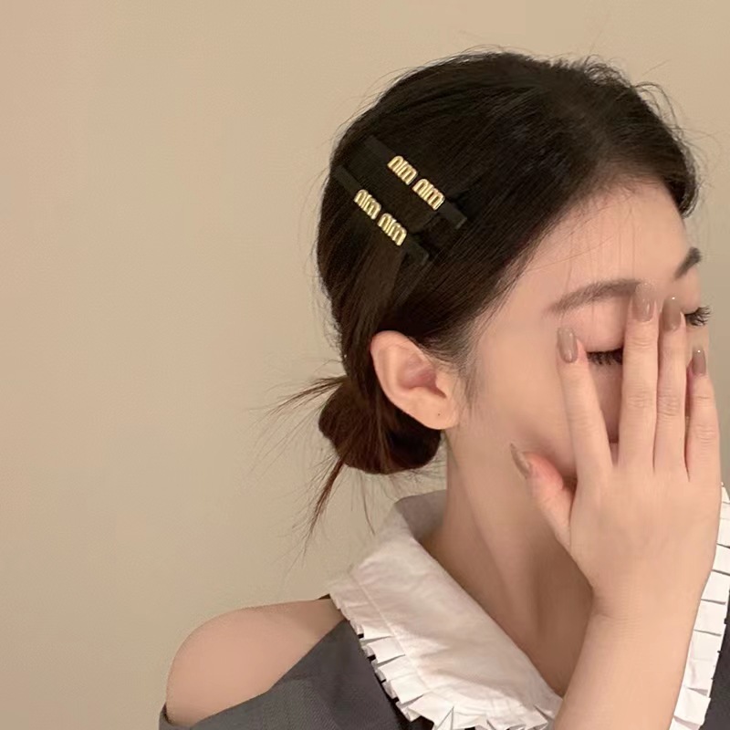 8cm matte high-end black gold miumiu hair clip, side clip, bangs clip, straight clip, broken hair clip Specification image