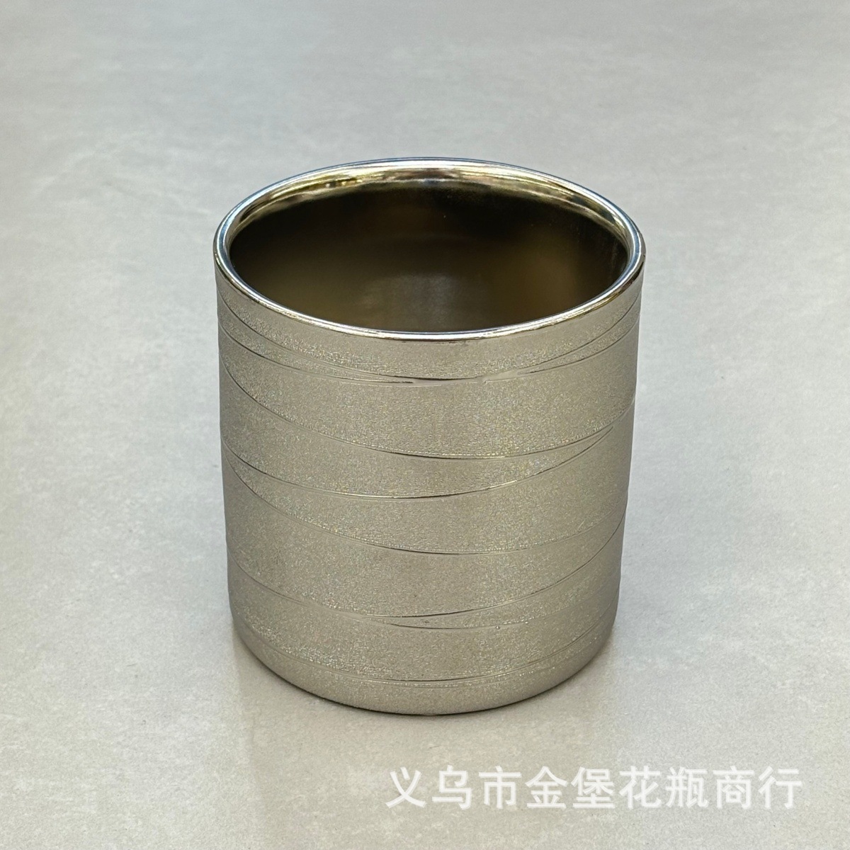 Factory direct supply of light luxury twill electroplated gold and silver straight tube ceramic flower POTS, desktop succulents, green plants, flower vases, soft decoration work Specification image