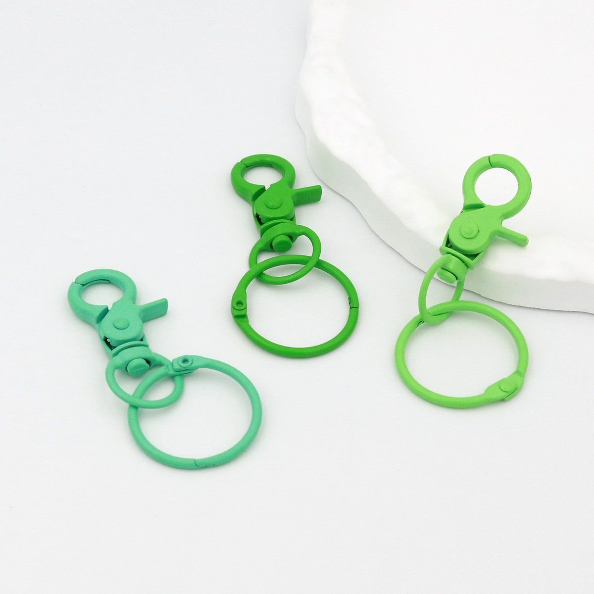 diy keychain accessories, colorful handcrafted keychain pendants, figurines, lacquered bag pendants Specification image