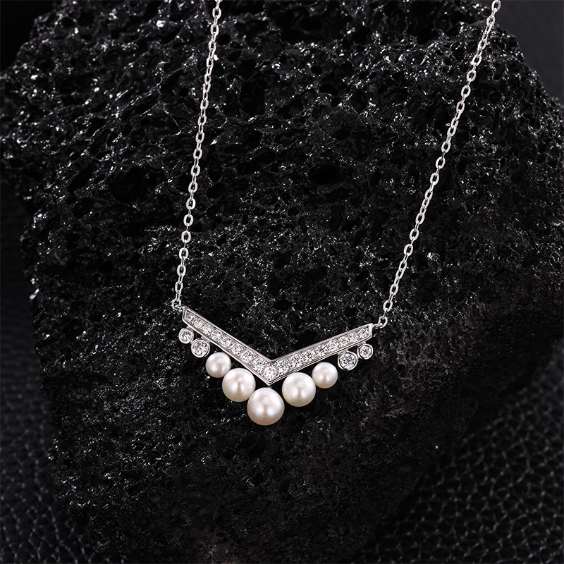 Zhuoheng Select 925 sterling silver freshwater pearl necklace, small V-shaped diamond-encrusted collarbone chain, high-end, light luxury and fashionable necklace details Picture