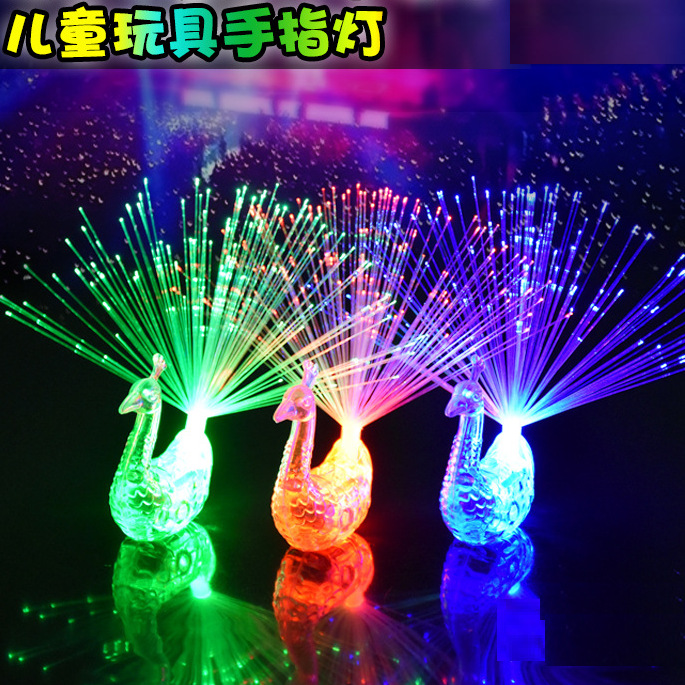 Peacock finger light glow color cambiante peacock open screen light fibra óptica para niños stand de piso fuente de mercado nocturno juguetes brillantes al por mayor