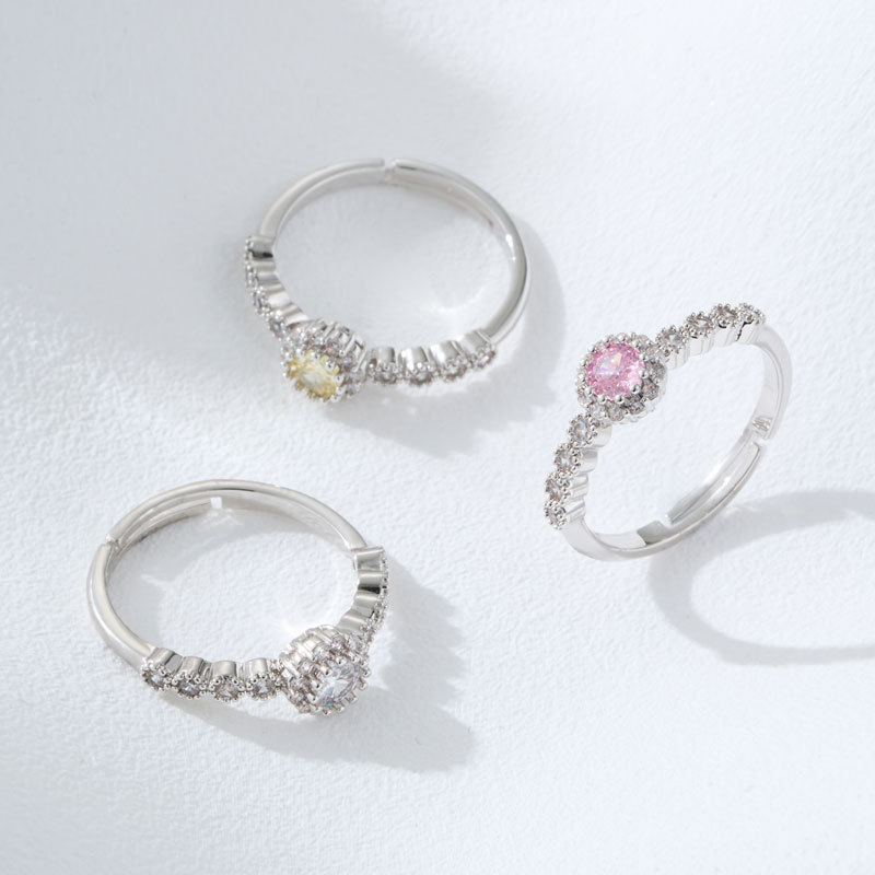 A niche and high-end round zircon open ring with adjustable colors in pink, yellow and white, a fashionable and versatile index finger ring