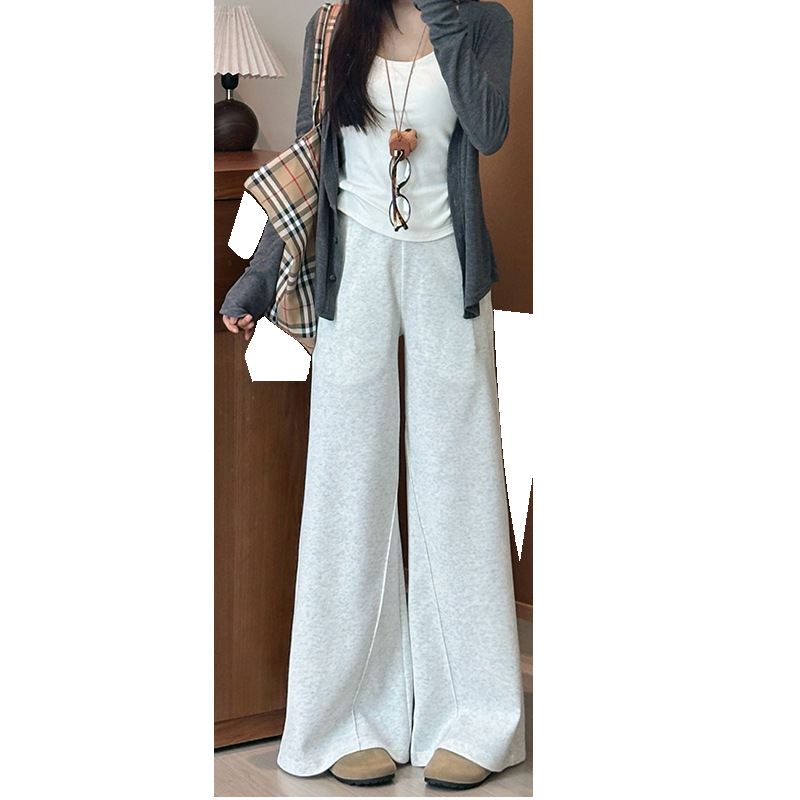 牛仔裤/带钻牛仔裤/牛仔裤阔腿/库存/牛仔短裤女白底实物图