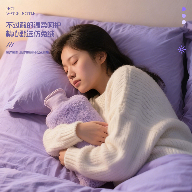 Water-filled hot water bag, thickened hot water bag, explosion-proof hot compress, warm hands, warm bed, warm feet, girls' period, warm baby, soup for the old woman Application Scenario
