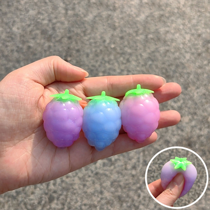 Light Variable Grape Fruit Pinching Fun TPR Mini Grape Stress-relieving Toys, temperature-variable squeezing small toys, wholesale from street stalls Specification image